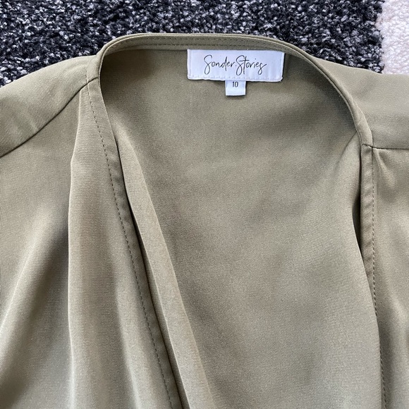 Sonder Stories Khaki Wrap Top - Size 10 - Picture 5 of 8